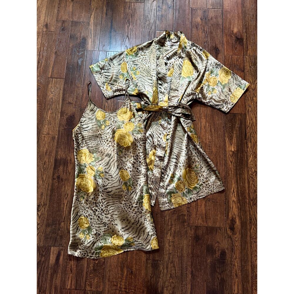 Vintage Robe & Nightgown Nightwear Set Animal & Yellow Rose Print Night Essence